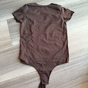 SKIMS Chocolate Brown Short Sleeve Bodysuit